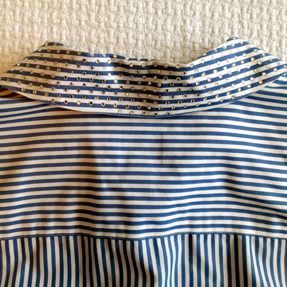 Women's Chico's Long Sleeved Blue Pin Stripe Shirt, Embellished Collar, Small - Picture 5 of 8